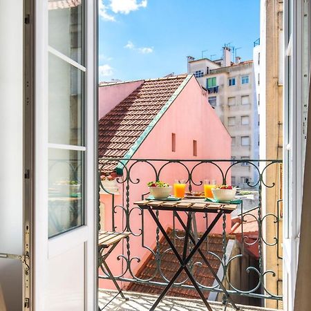 Lovelystay - Sunny Flat W/ Balcony Overseeing Graca And River Lisboa Ngoại thất bức ảnh